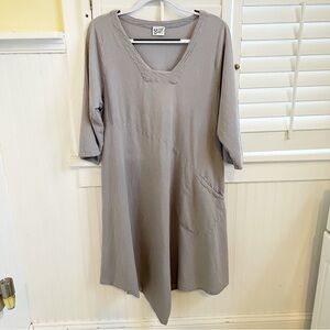 Oh My Gauze! Light Gray Lagenlook Sharkbite Hem Dress Women’s Large